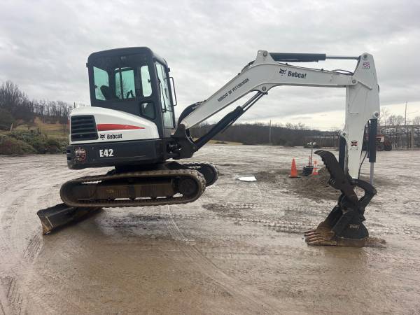 2017 Bobcat E42 Excavator 1