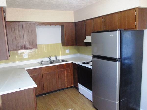 $905 / 2br - 2 Dormitorios Normales (1506 Ensign)63700508690433121
