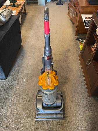 Dyson DC 17 aspiradora - reparada - $60 (Lynnwood)63471362745859120