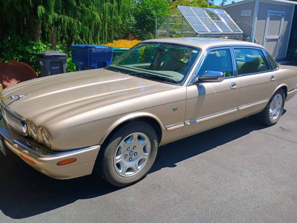 2001 Jaguar XJ8 Vandenplas - $8,500 (Snohomish)63624452679555120