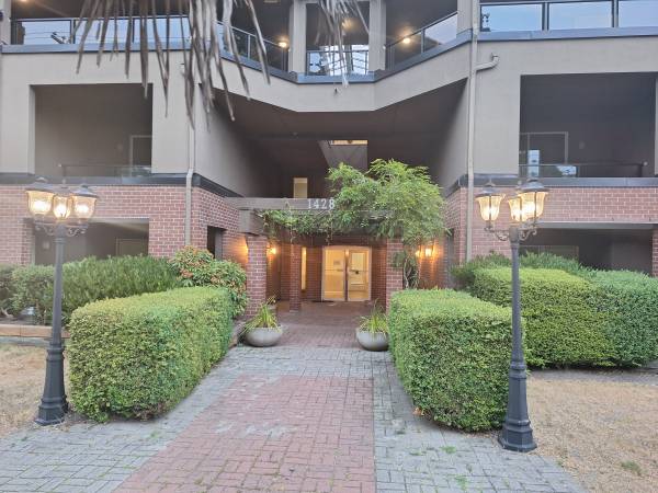 A 700 ft² one-bedroom in Delta, asking $2,000 a month. It leaves 5 obvious questions unanswered, starting with: is parking included or extra?
