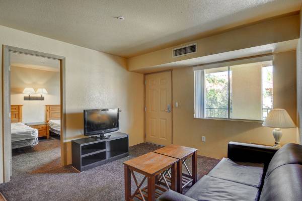 $289 / 1br - 350ft2 - MINUTES FROM LAS VEGAS STRIP (4555 LAS VEGAS BLVD N, LAS VEGAS, NV)63907027353730124