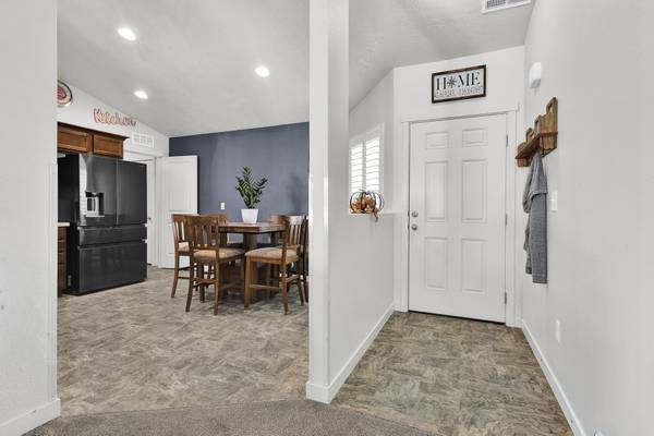 $375,000 / 3br - 1216ft2 - J U S T . H I T . T H E . M A R K E T - $375,000 (Caldwell)63981531965186122