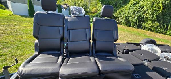 2023-2025 Ford Explorer Police Intercetor Second Row Rear Seats 1
