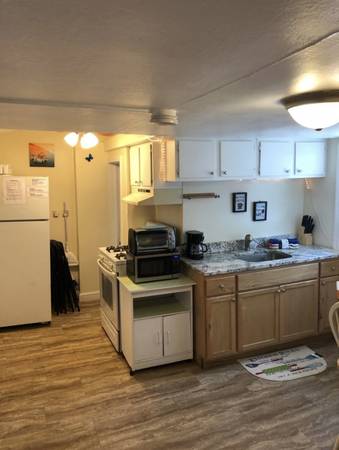 $389 / 1br - 1-Bedroom - Heat, HW, Cable, WiFi included!! (Hampton)63931657086210124