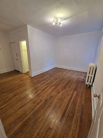 $2,700 / 2br - 700ft2 - Coolidge Corner – Heat & Hot Water Included w/ Parking Available Now (Brookline)64213547792257123