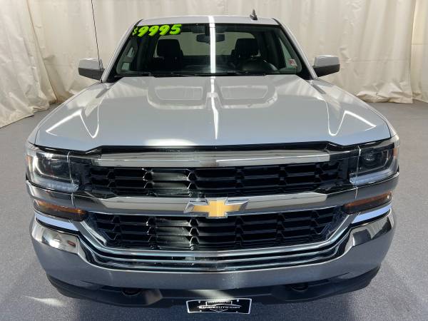 2018 Chevrolet Silverado 1500 LT - Photo 2