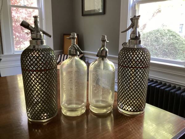 4 soda siphons 1