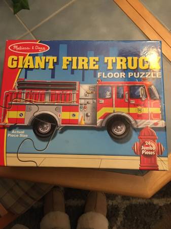 Giant Fire Truck puzzle. NEW 1