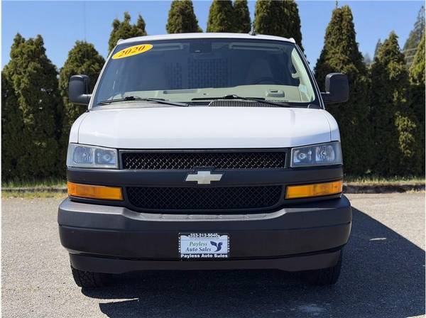 2020 Chevrolet Express 3500 - Photo 2