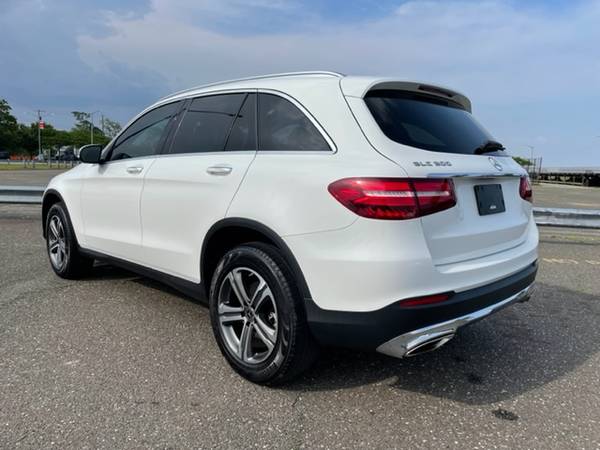 2019 Mercedes-Benz GLC GLC 300 4MATIC AWD - $19,990 (STATEN ISLAND)63614848349443124