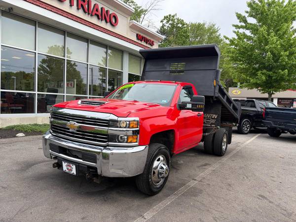 2017 Chevrolet Silverado 3500HD - Photo 2