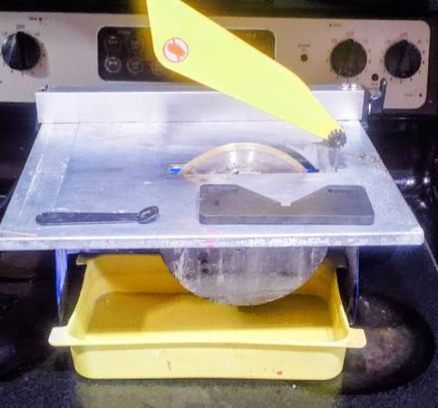 QEP Master Cut 7" sierra portátil para baldosas. Todas las piezas originales, manual - $30 (Greenwood (N Seattle))63471419156993122