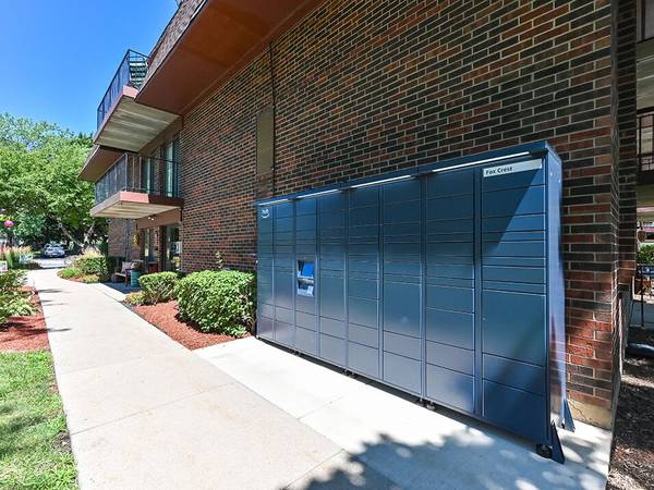 $1,440 / 2br - 925ft2 - Expect More From Your Apartment! (Waukegan, IL)63846716929027121