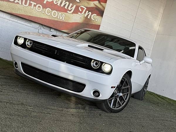 2017 Dodge Challenger R/T Hemi - $19477.0063470596389379121