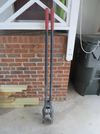 RAZORBACK POST HOLE DIGGER 1