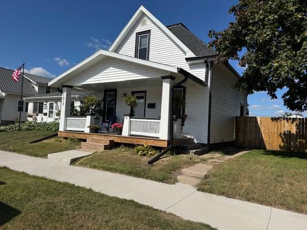 $1650.00 / 3br - 1200ft2 - Walk to Czech Village63863566101121120
