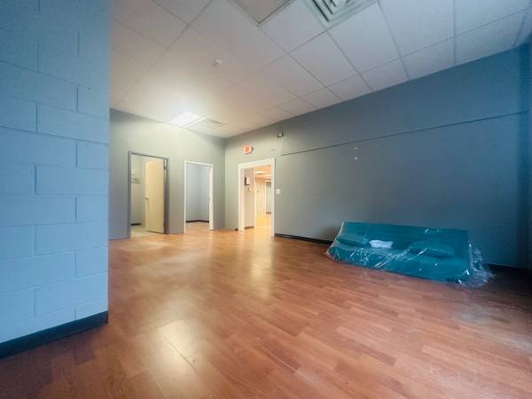 $37 / 4br - 2500ft2 - Commercial Space – Ideal for Medical, Educational, Office, or Retail63856338510465124