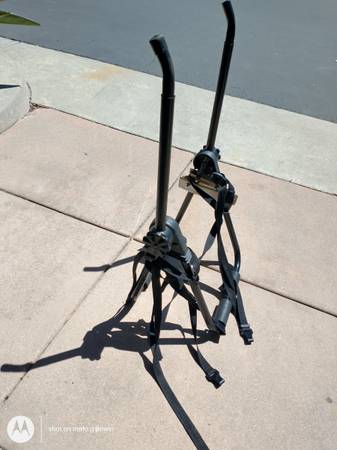 High chair - like new -  easy cleanup 1