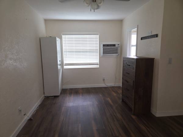 $1,100 / 1br - 1000ft2 - CasaDova Apartments (Kenneth City)64002494132866121
