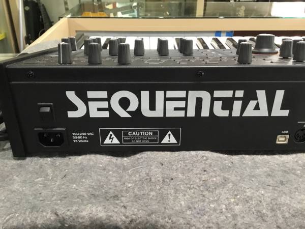 TECLADO SINTETIZADOR MONO PRO 3 SECUENCIAL CON CABLE USB - $1.550 (Escondido)63471473740289124