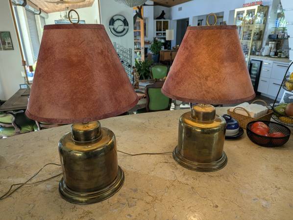Pair of Vintage Brass Lamps 1