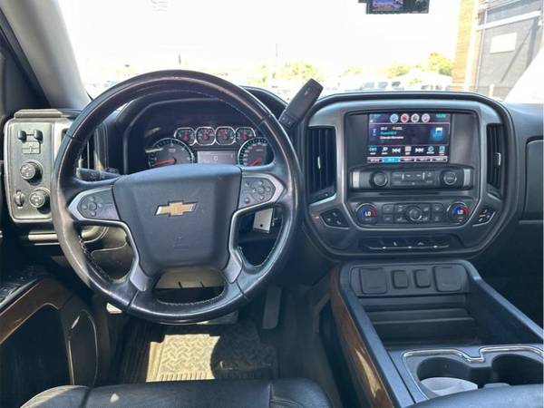 2016 Chevrolet Silverado 1500 Crew Cab LTZ- Sin Historial de Accidentes - $23,990 (5400 Federal Blvd. Denver. 80221)63619979405571123