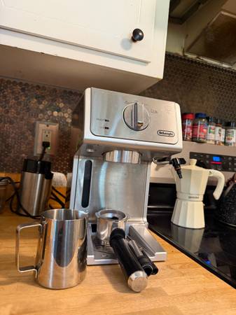 De’Longhi Espresso  Coffee Machine 1