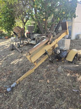 Working Log Splitter 1