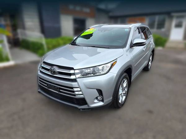 2019 Toyota Highlander - Financing Available! Carfax, come see us toda 1