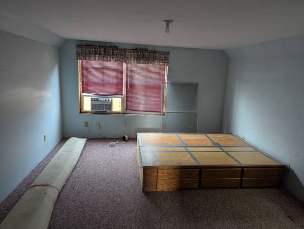 $1,300 / 5br - 2500ft2 - For rent 5 bed, 2 bath house in Durand (Durand)63655161985409124
