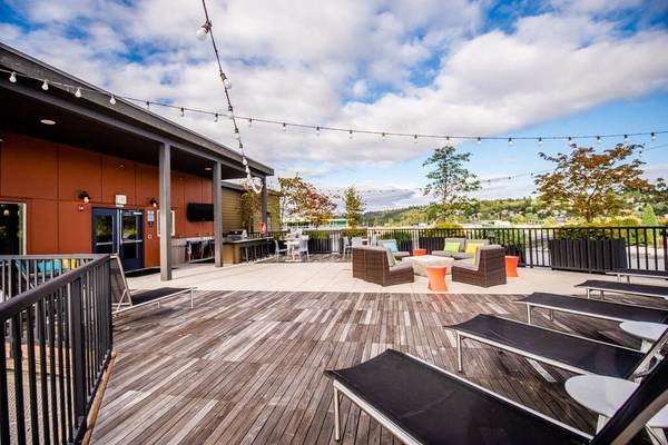 $1,645 / 1br - 630ft2 - Translation Service Available, Upgraded Faucets, 1bd 1ba (420 West Smith Street, Kent, WA)63934162718850122