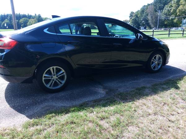 2017 Chevy Cruze lt 1