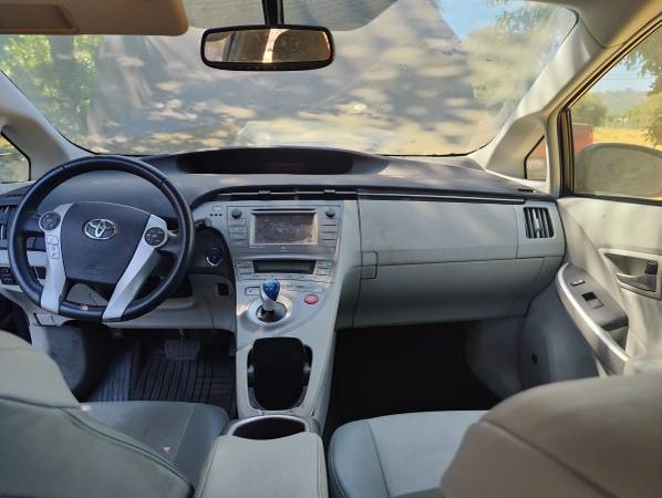 2012 Toyota Prius - $2,000 (morgan hill)63617800015873124