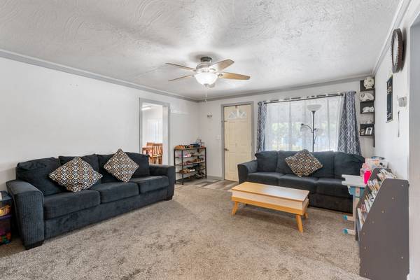 $299,000 / 2br - Patios cercados, espacio para jardín y garaje terminado en una ubicación conveniente (The Dalles)63831534427651123