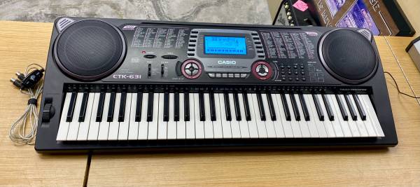Casio CTK-631 Electronic Keyboard w/ Power Adapter and soft case
