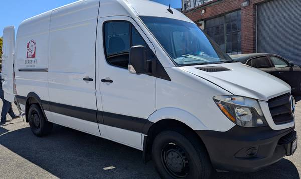 LOW miles 2017 MB Sprinter Worker 2500 HIGH ROOF w/144" WB Van 3D - $36,000 (oakland north / temescal)63613257076355124