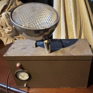 Vintage Emergency Quick Light 1