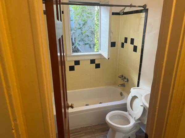 $1,795 Silverlake Studio Apartment (Silverlake)63871321416705121