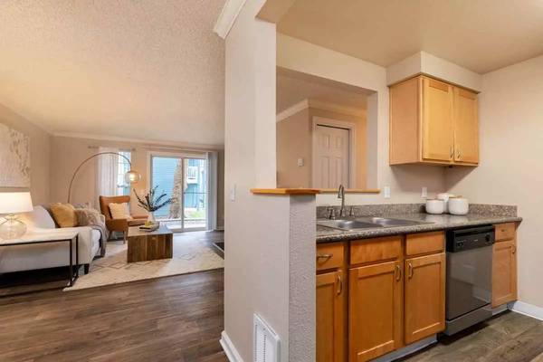 $1,527 / 2br - 915ft2 - Live 1 Month Free! ✨ 2 bed/2 bath (Happy Valley)63672564896769124