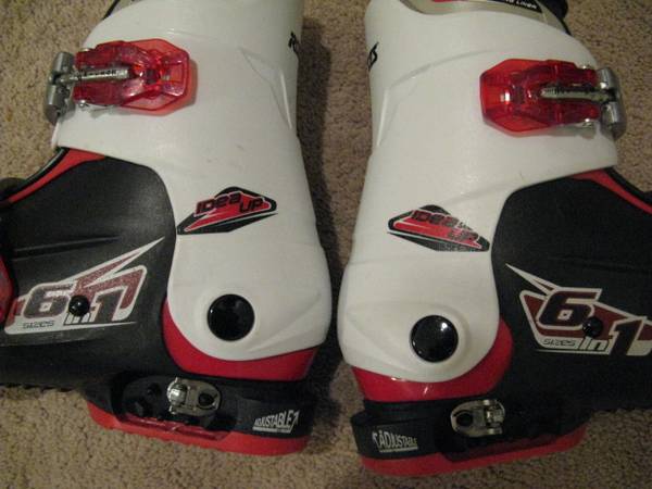 Botas de esquí para niños - Mondo 19,0 - 22,0 (ajustables en 6 tallas) - $140 (North Bend, WA)63471419817857121