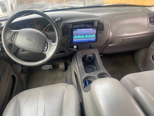 2002 for expedition with 218.000 miles - $3,400 (Commerce city)63493449701763123