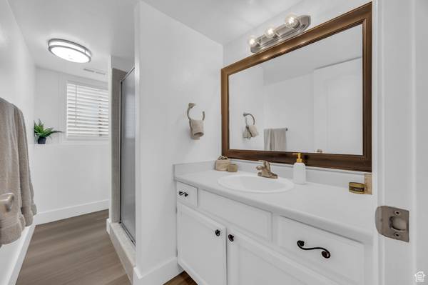 $1 / 3br - Sandy Gem: Cocina remodelada, vistas a las montañas, espacio para RV de 80+ pies, 1/3 de acre (Sandy)63674328222465122