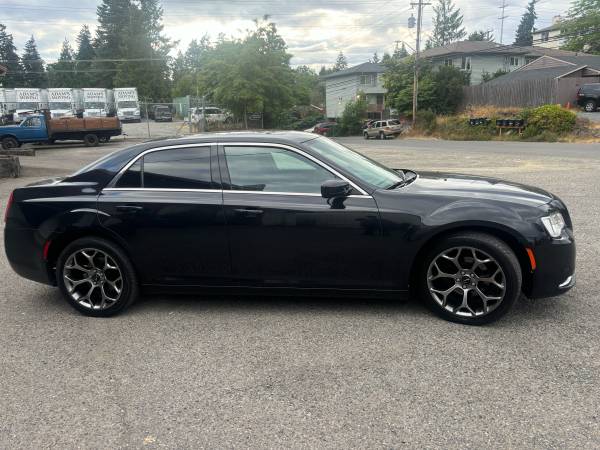 2015 Chrysler 300 Limited - $8,500 (Seattle)63623337841667123