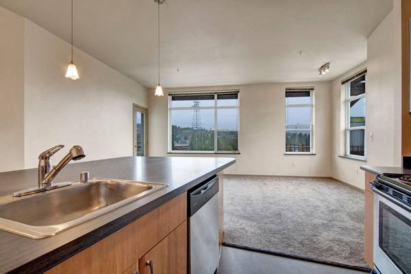 $2,528 / 1br - 680ft2 - Extra Storage, Package Receiving, 1/BD (620 North 34th Street, Seattle, WA)63862176528643123