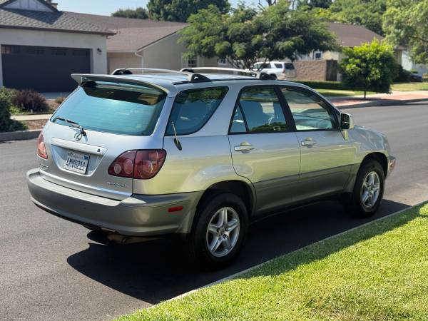 2001 Lexus Rx 300 AWD, 1 dueño, 138 mil millas - $3.000 (Lake Balboa)63441191523585123