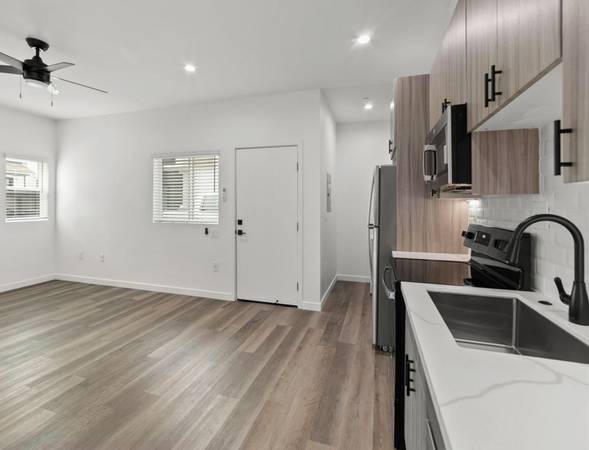 $2,695 / 2br - Comfortable & Convenient Living, In Unit WD + Two Bedroom (Poway)64037046217857123