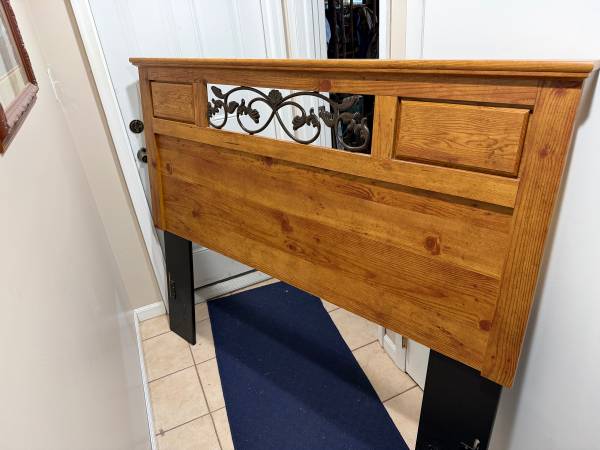 Bed Headboard full/queen size 1