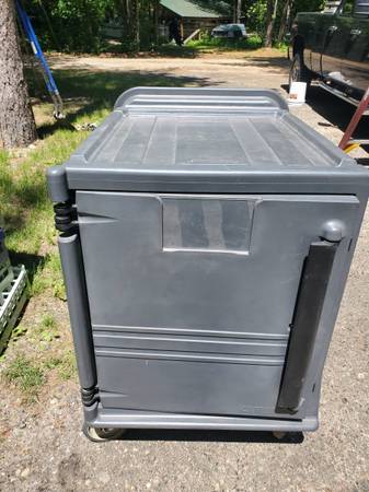Foodservice rolling insulated deliver cabinet 1