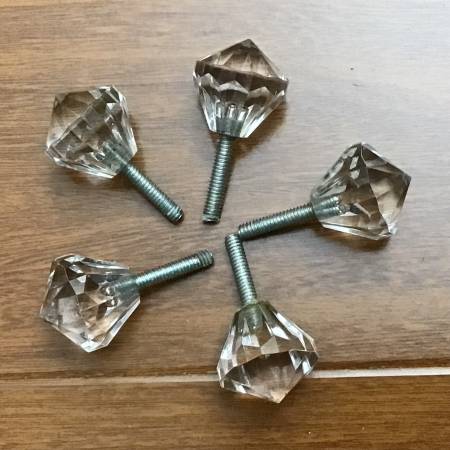 Crystal konbs for cabinet 8 pc 1